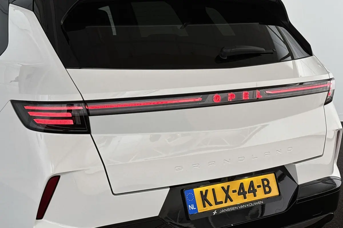 1.6 Turbo Plug-in-Hybrid Business Edition Pano Trekhaak Stoelverwarming 360 Camera