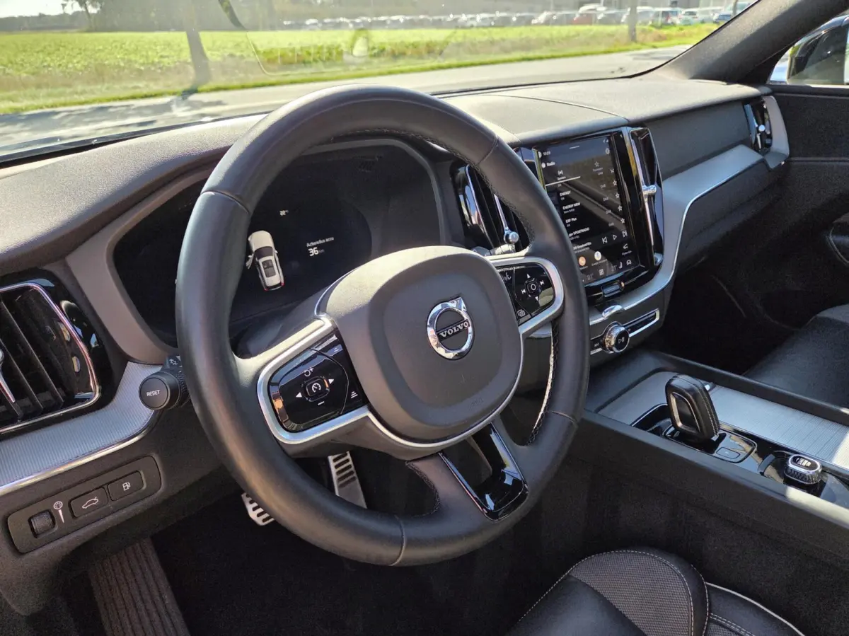 2.0 T6 Plug-in hybrid AWD R-Design PHEV Long Range | 360 - Panorama | Facelift