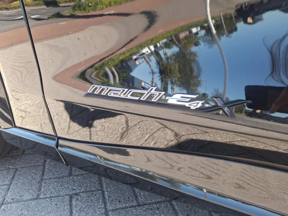 GT Extended AWD 98 kWh | 487pk! | Panodak Vast | Memory functie Bestuurderstoel | Afn. Trekhaak | B&O Audiosysteem |