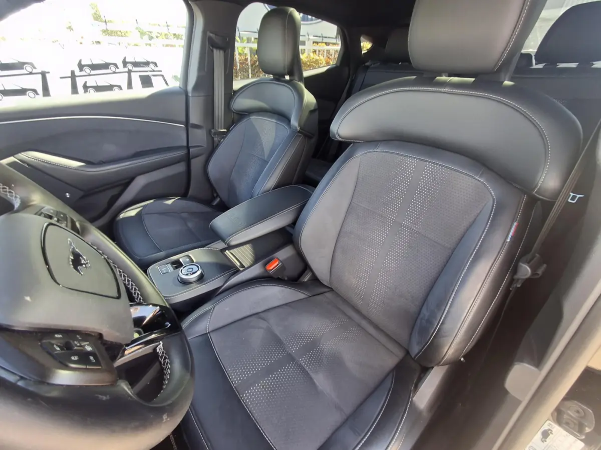 GT Extended AWD 98 kWh | 487pk! | Panodak Vast | Memory functie Bestuurderstoel | Afn. Trekhaak | B&O Audiosysteem |