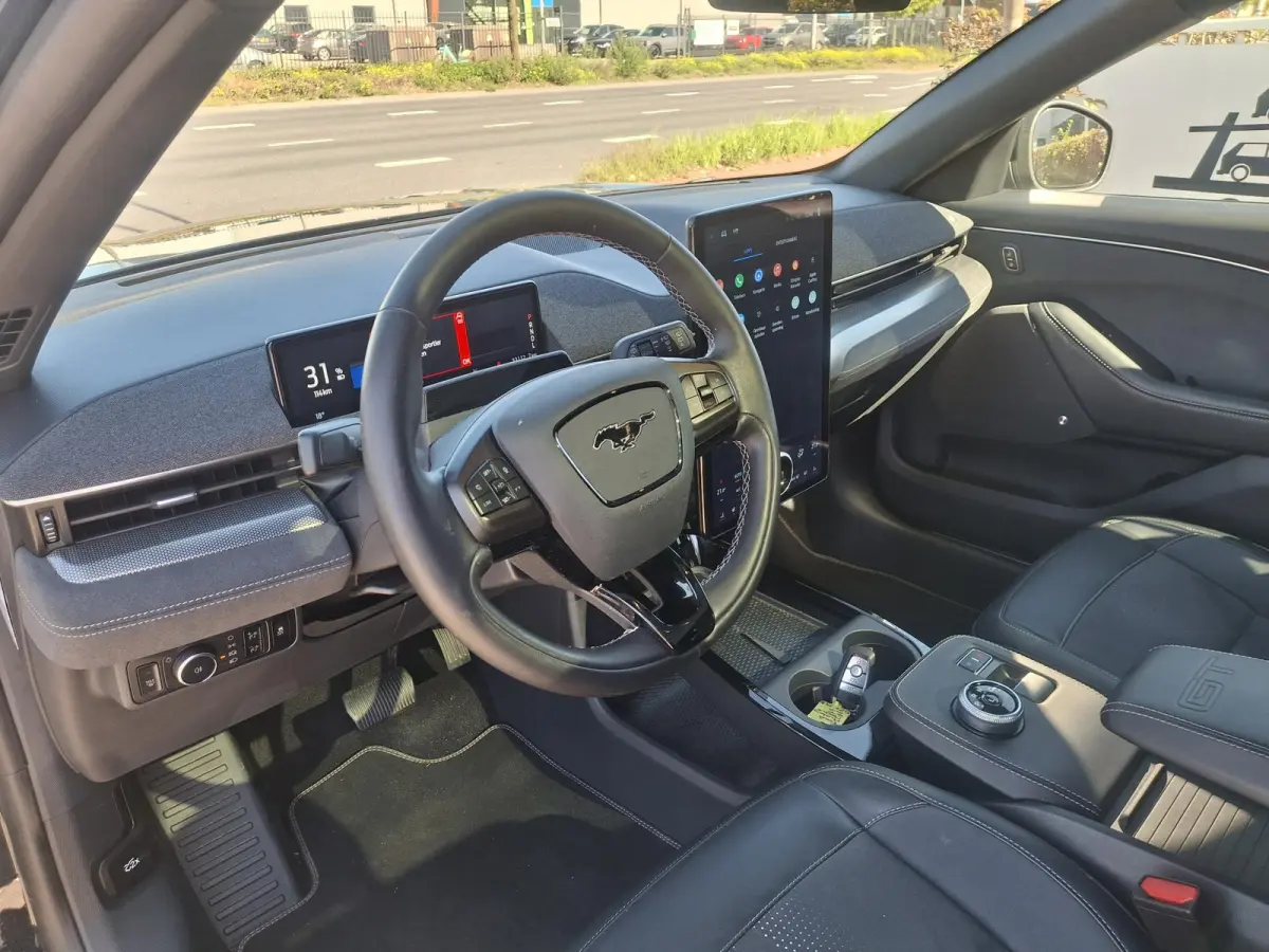 GT Extended AWD 98 kWh | 487pk! | Panodak Vast | Memory functie Bestuurderstoel | Afn. Trekhaak | B&O Audiosysteem |