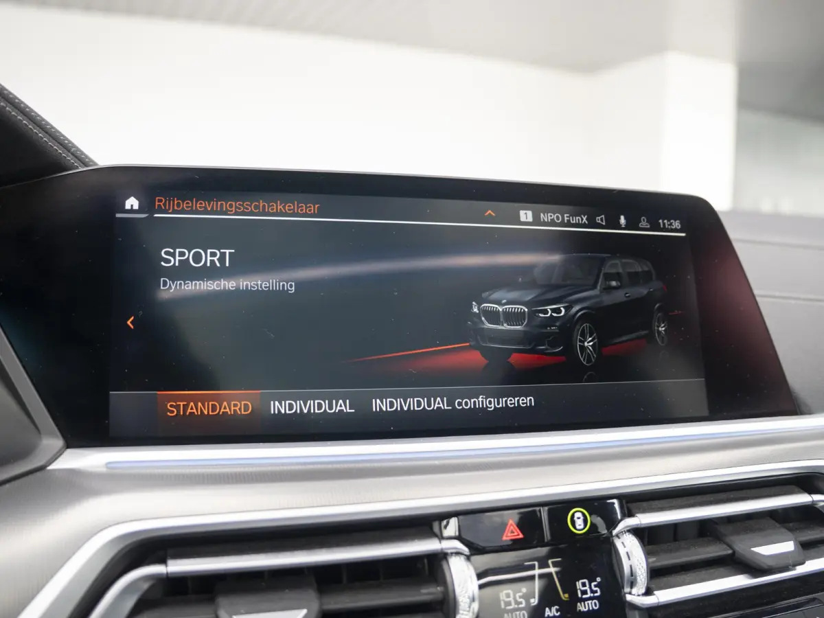 xDrive45e | M Sportpakket | Comfort Access | Panoramadak | Driving Assistant Plus | Harman Kardon | Head Up Display | 21 inch | Trekhaak