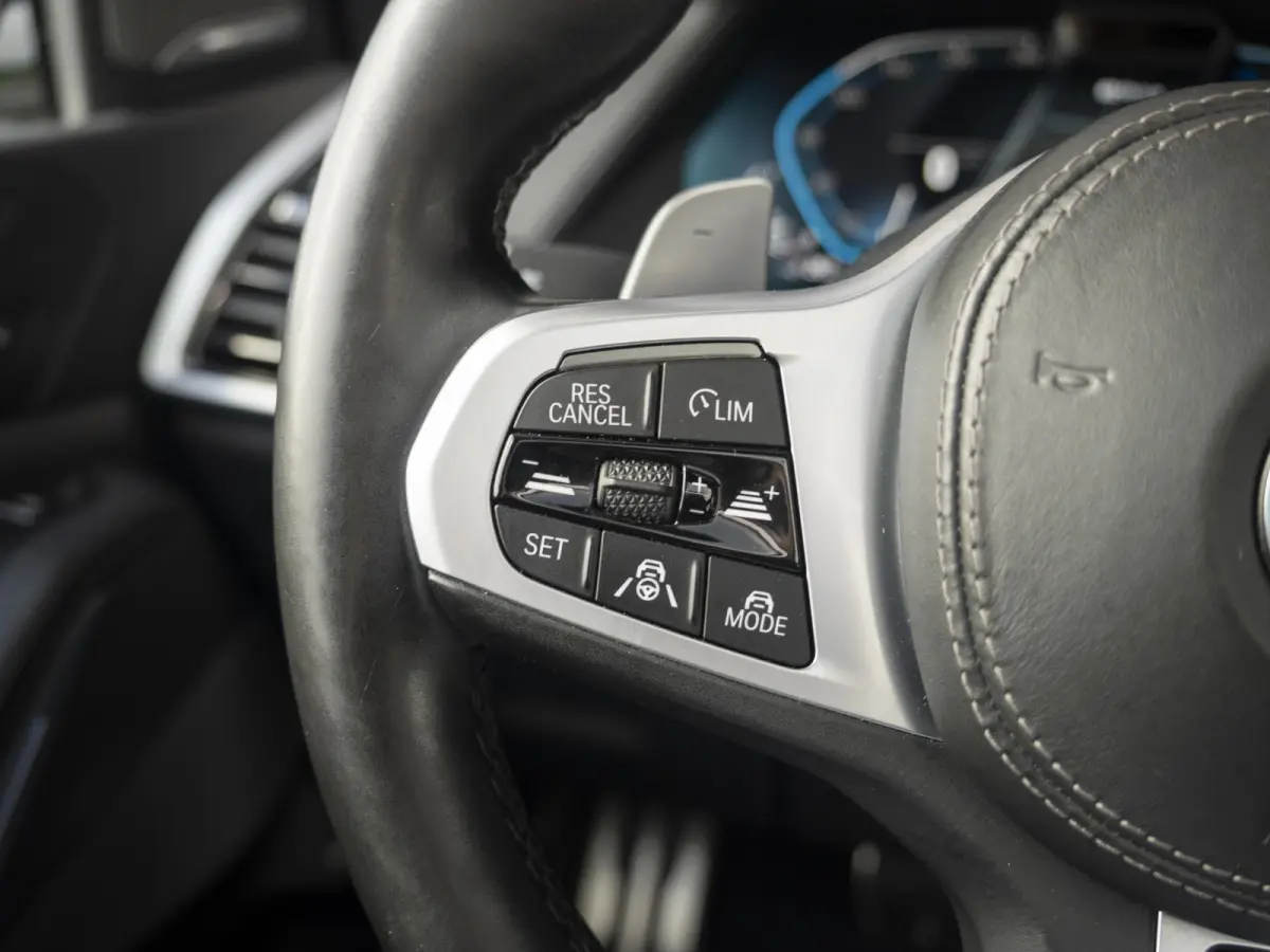 xDrive45e | M Sportpakket | Comfort Access | Panoramadak | Driving Assistant Plus | Harman Kardon | Head Up Display | 21 inch | Trekhaak