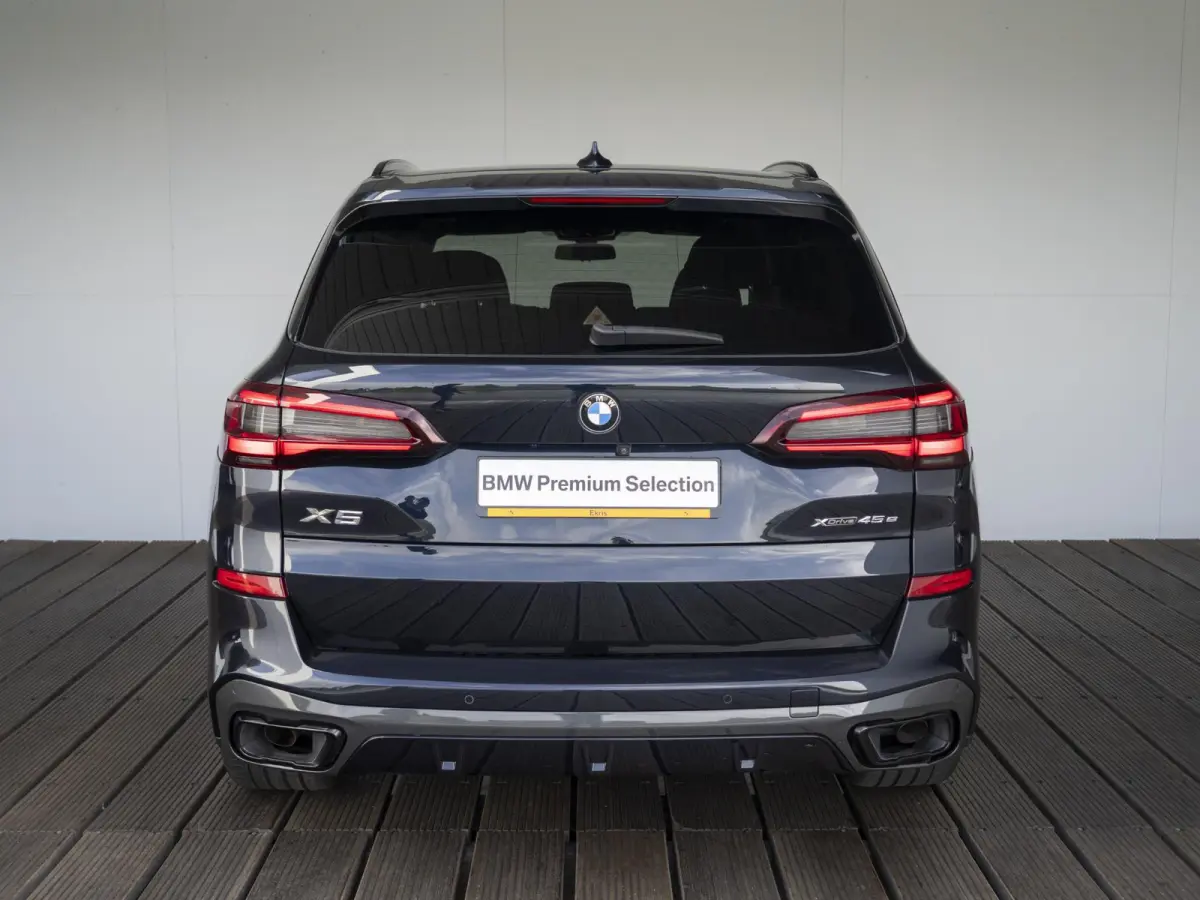 xDrive45e | M Sportpakket | Comfort Access | Panoramadak | Driving Assistant Plus | Harman Kardon | Head Up Display | 21 inch | Trekhaak