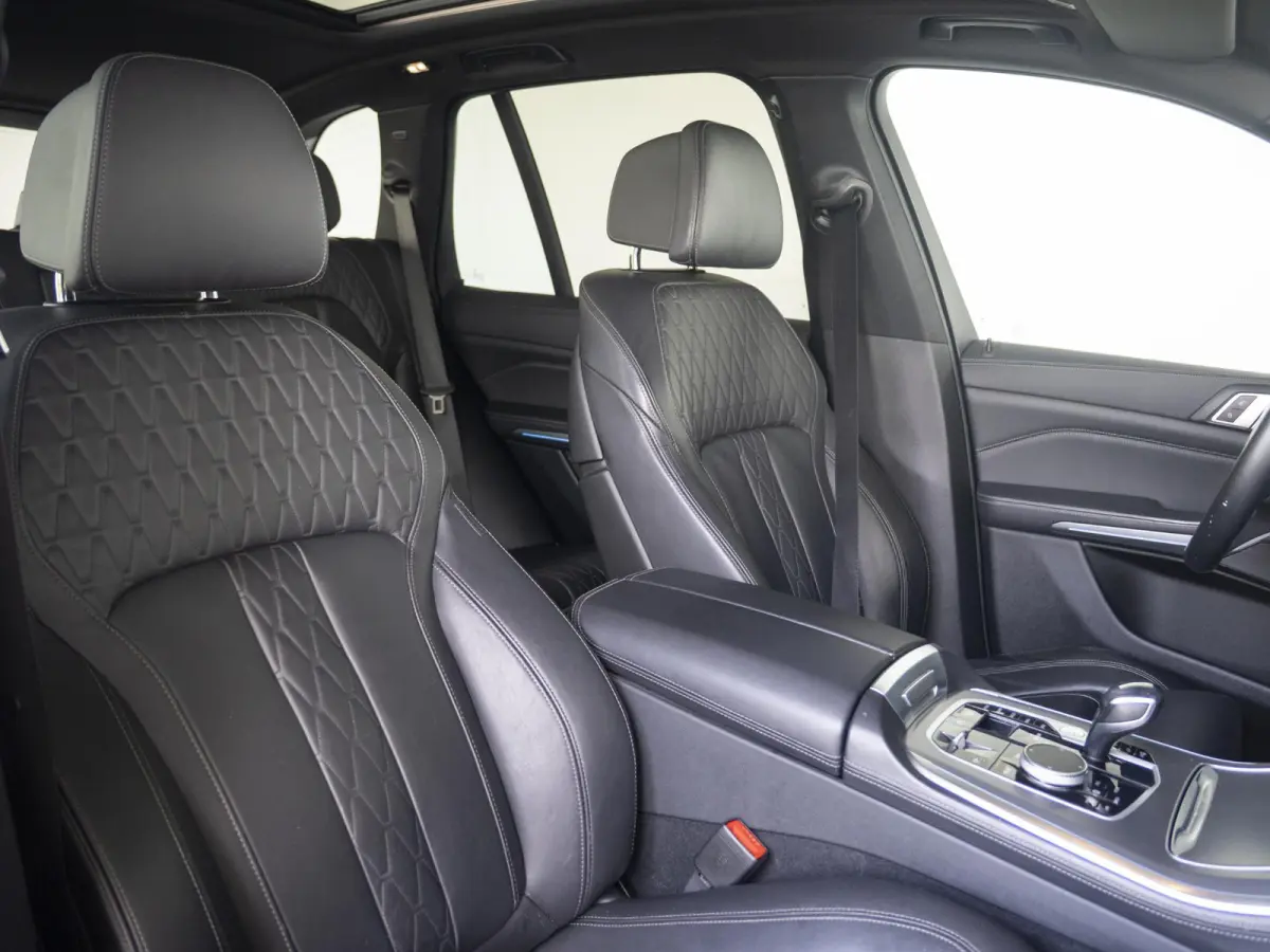 xDrive45e | M Sportpakket | Comfort Access | Panoramadak | Driving Assistant Plus | Harman Kardon | Head Up Display | 21 inch | Trekhaak
