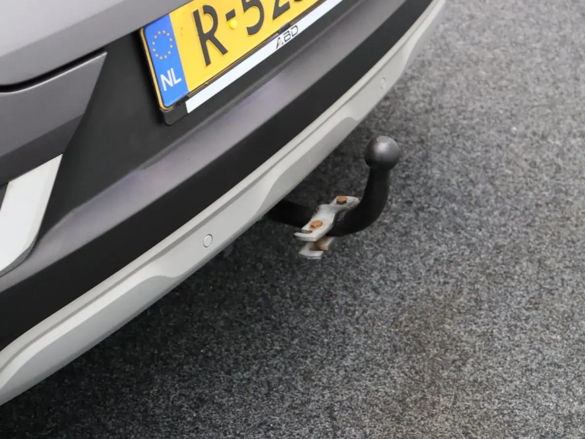 E-Tech Hybrid 145pk Intens | Trekhaak | Achteruitrijcamera | Dealer Onderhouden |