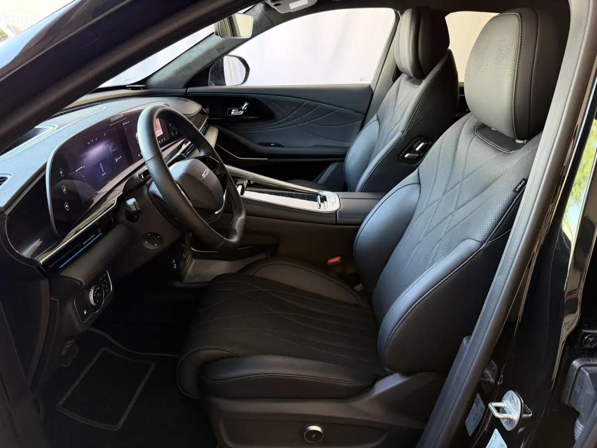 OMODA 9 PREMIUM AWD 538PK MASSAGE STOEL.VERW/KOELING | 145 KM / TOTAAL MET BENZINE 1000KM ELEKTRISCH | 538 PK | 4WD 4X4