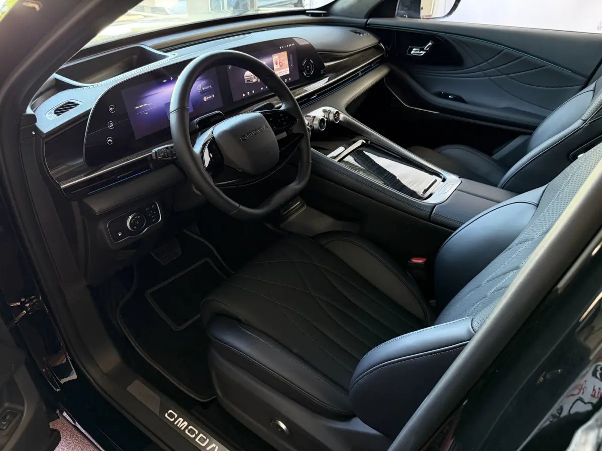 OMODA 9 PREMIUM AWD 538PK MASSAGE STOEL.VERW/KOELING | 145 KM / TOTAAL MET BENZINE 1000KM ELEKTRISCH | 538 PK | 4WD 4X4