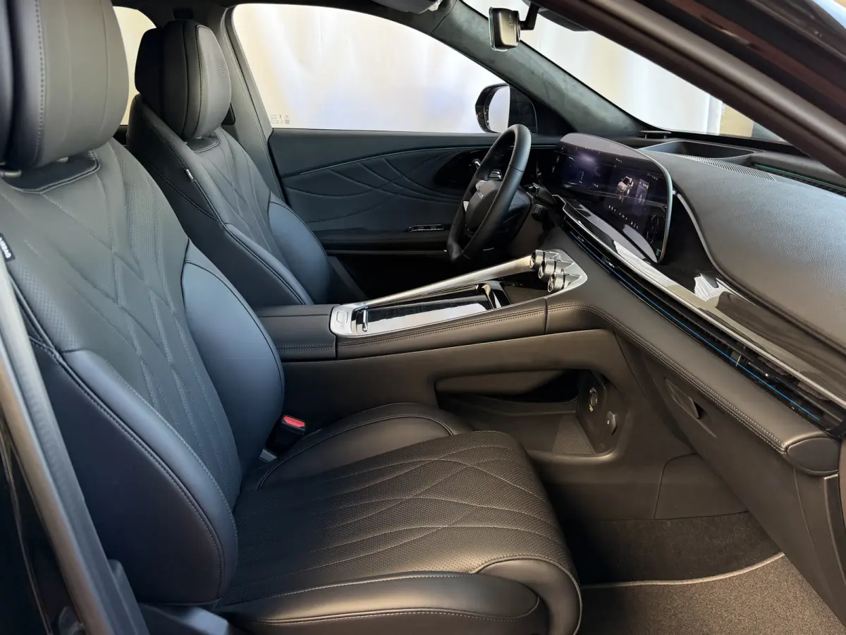OMODA 9 PREMIUM AWD 538PK MASSAGE STOEL.VERW/KOELING | 145 KM / TOTAAL MET BENZINE 1000KM ELEKTRISCH | 538 PK | 4WD 4X4