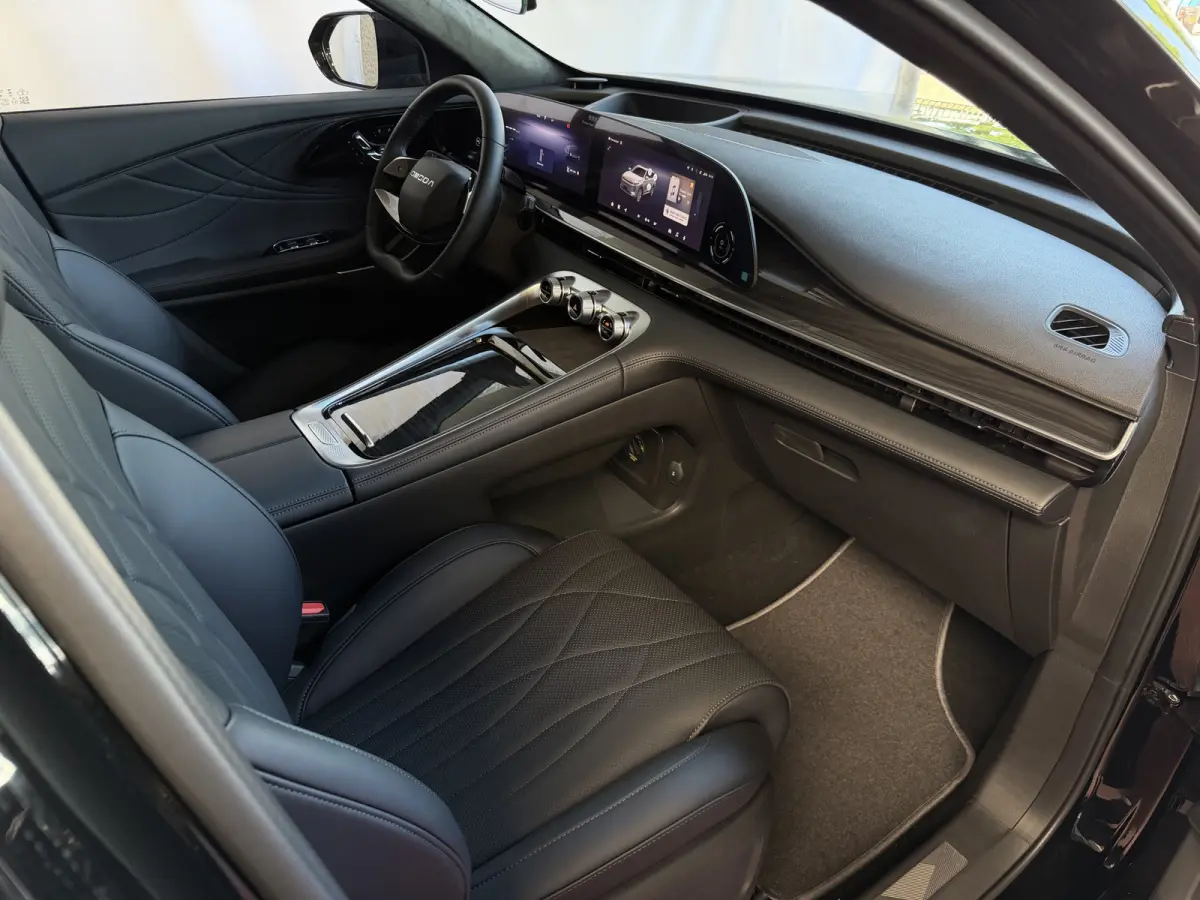 OMODA 9 PREMIUM AWD 538PK MASSAGE STOEL.VERW/KOELING | 145 KM / TOTAAL MET BENZINE 1000KM ELEKTRISCH | 538 PK | 4WD 4X4