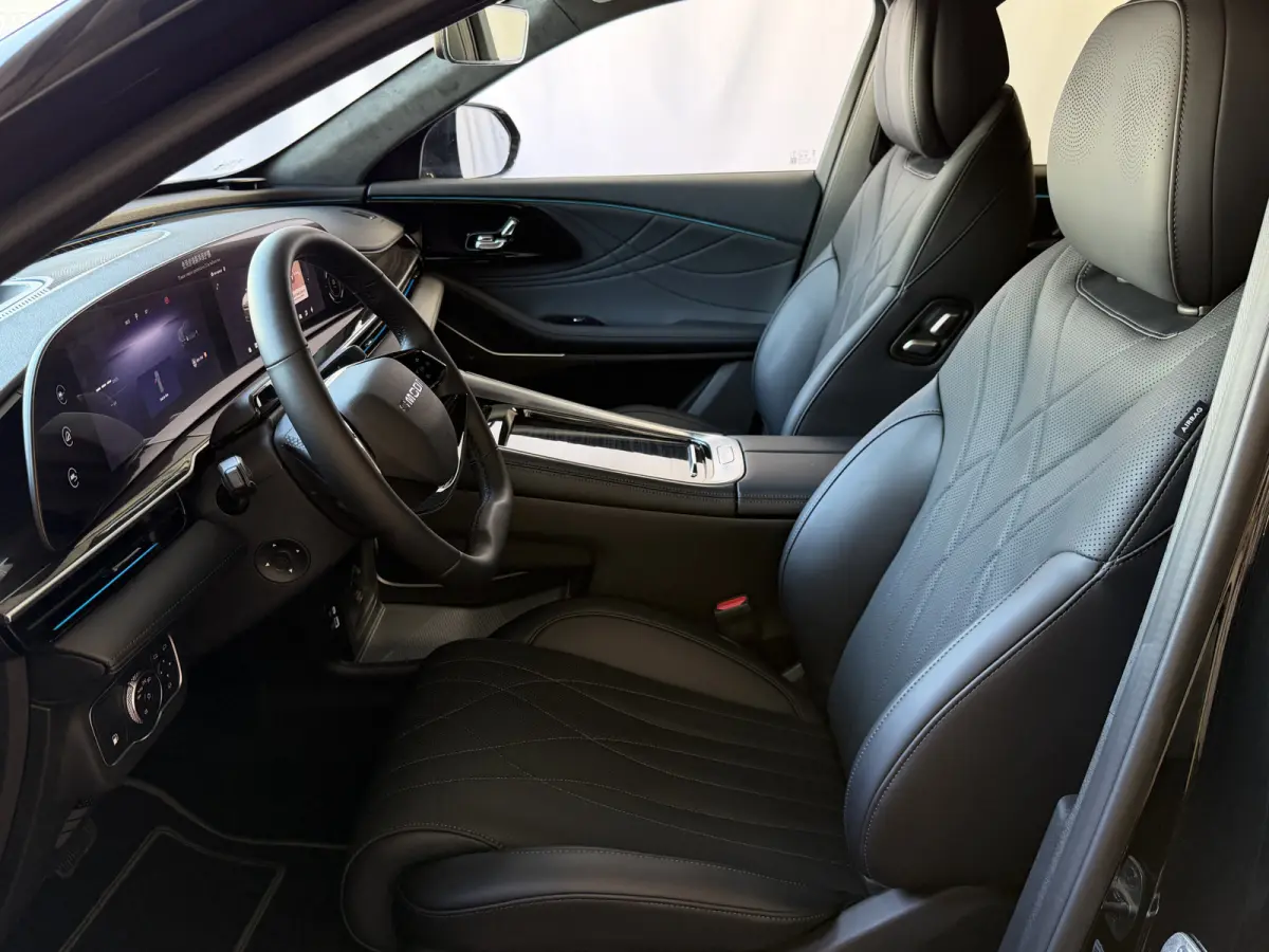 OMODA 9 PREMIUM AWD 538PK MASSAGE STOEL.VERW/KOELING | 145 KM / TOTAAL MET BENZINE 1000KM ELEKTRISCH | 538 PK | 4WD 4X4