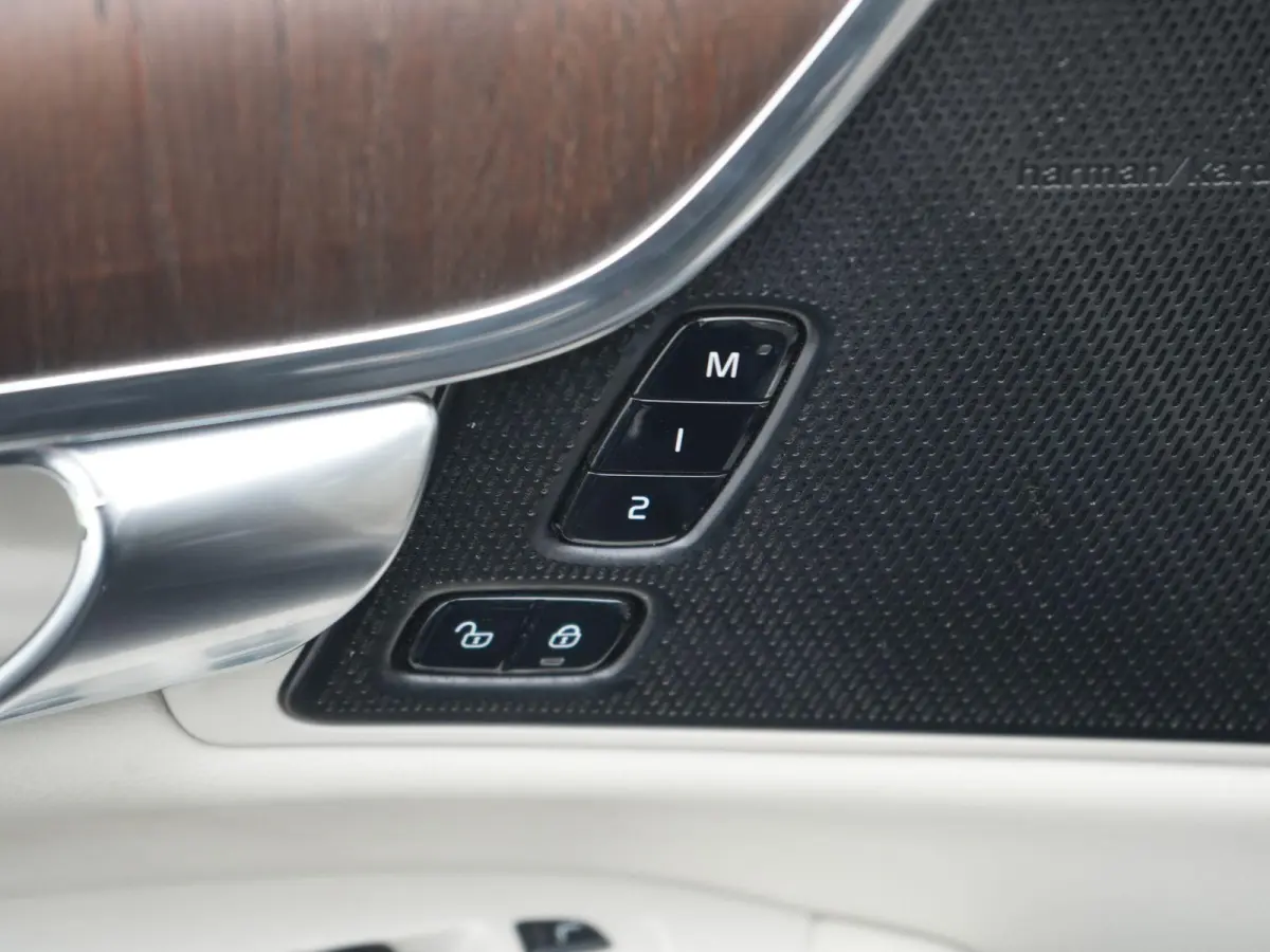 2.0 T8 AWD Inscription Exclusive BTW AUTO | PANORAMADAK | ADAPTIEVE CRUISE | HARMAN KARDON | 360 CAMERA | LEDER | NAVIGATIE | STOELVERWARMING | ELEKTRISCHE STOEL |  12 MAANDEN BOVAG GARANTIE