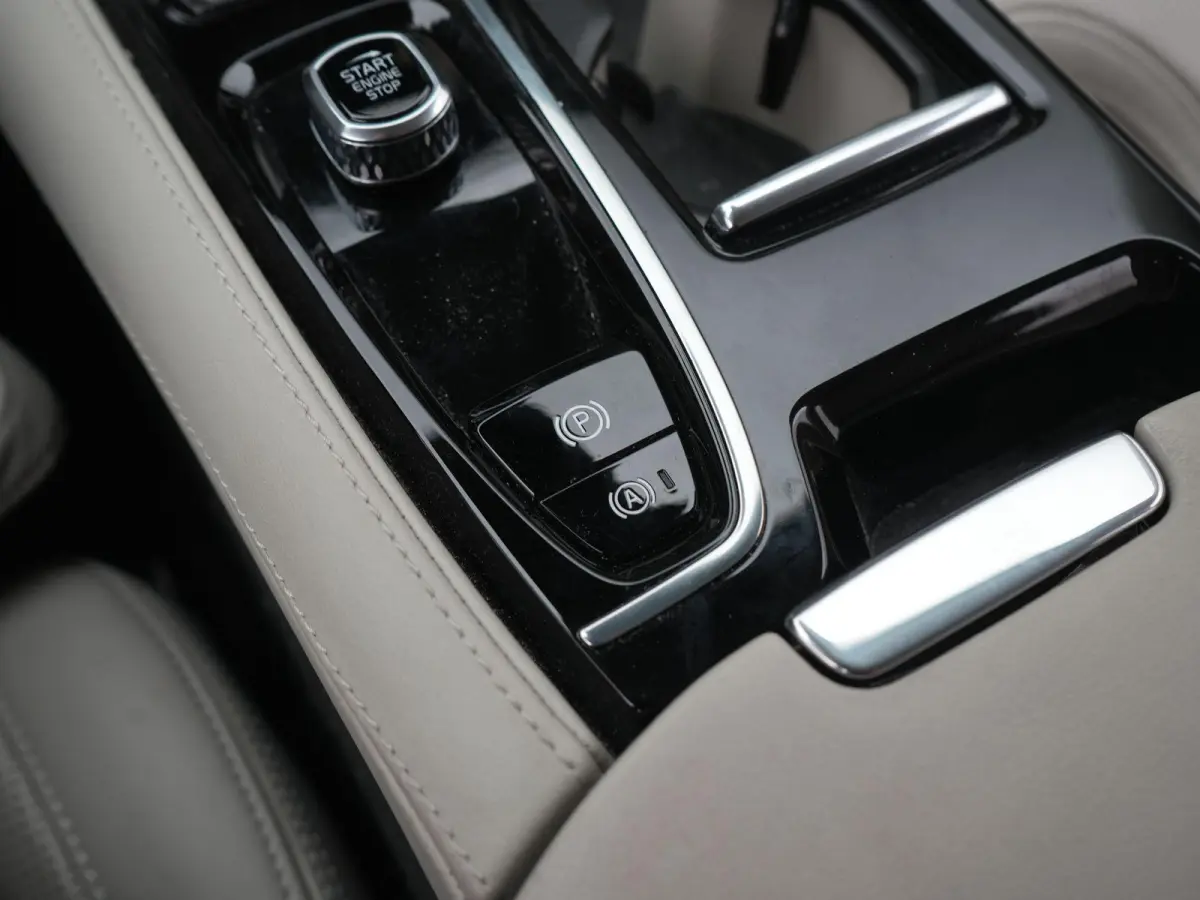 2.0 T8 AWD Inscription Exclusive BTW AUTO | PANORAMADAK | ADAPTIEVE CRUISE | HARMAN KARDON | 360 CAMERA | LEDER | NAVIGATIE | STOELVERWARMING | ELEKTRISCHE STOEL |  12 MAANDEN BOVAG GARANTIE