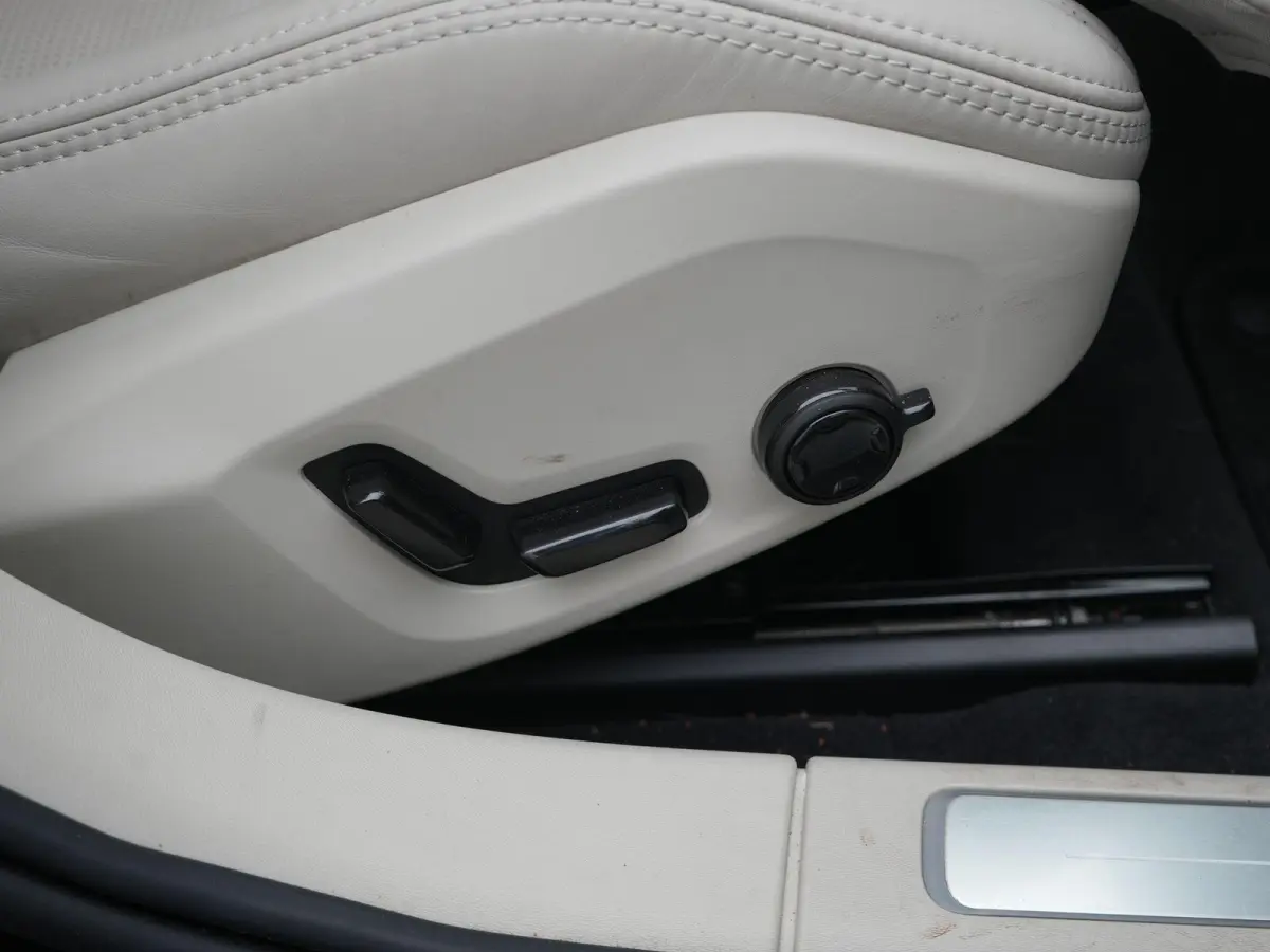 2.0 T8 AWD Inscription Exclusive BTW AUTO | PANORAMADAK | ADAPTIEVE CRUISE | HARMAN KARDON | 360 CAMERA | LEDER | NAVIGATIE | STOELVERWARMING | ELEKTRISCHE STOEL |  12 MAANDEN BOVAG GARANTIE