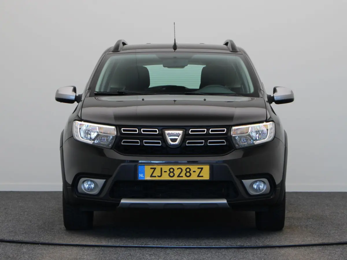 TCe 90pk Stepway | Trekhaak | Parkeersensoren Achter | Navigatie |