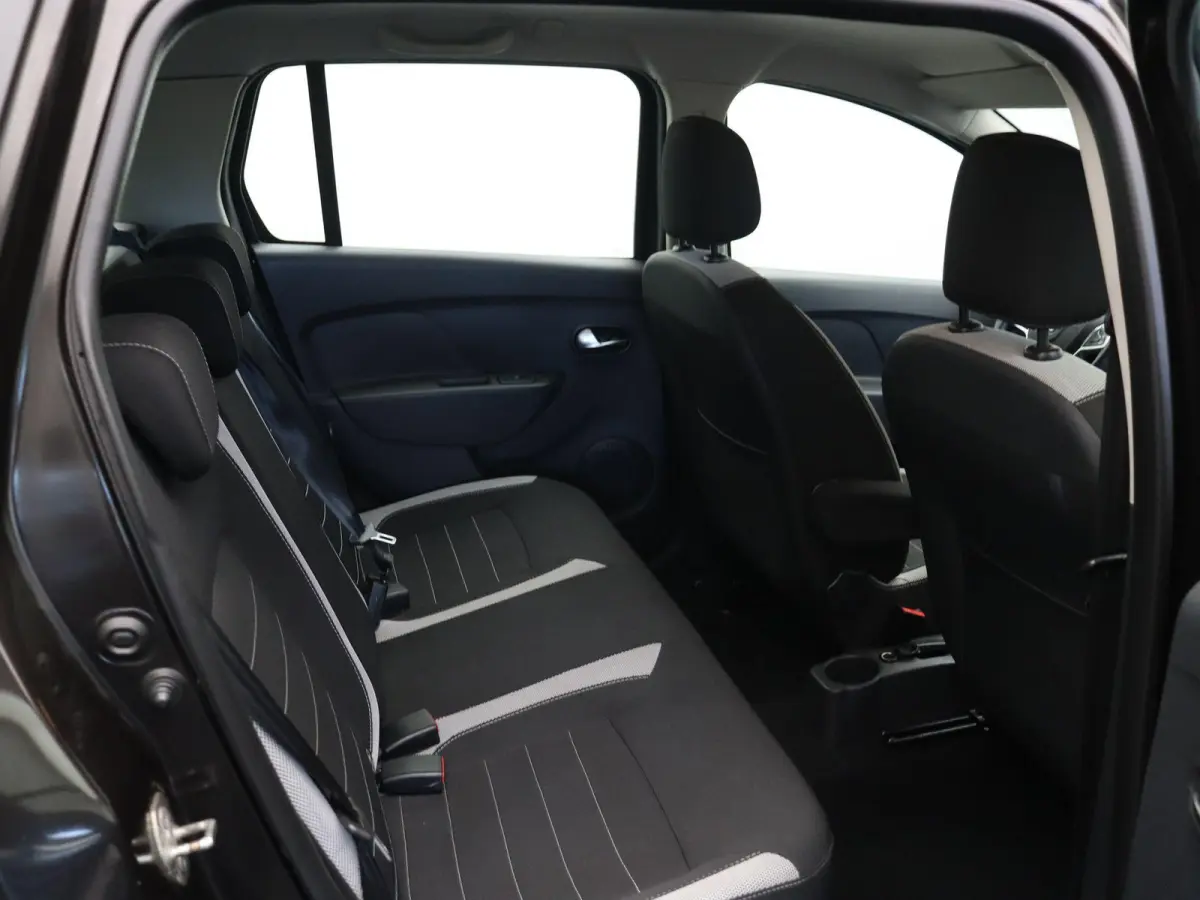 TCe 90pk Stepway | Trekhaak | Parkeersensoren Achter | Navigatie |