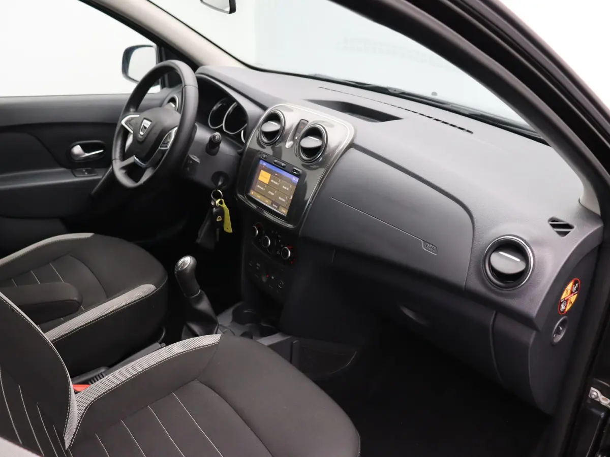 TCe 90pk Stepway | Trekhaak | Parkeersensoren Achter | Navigatie |