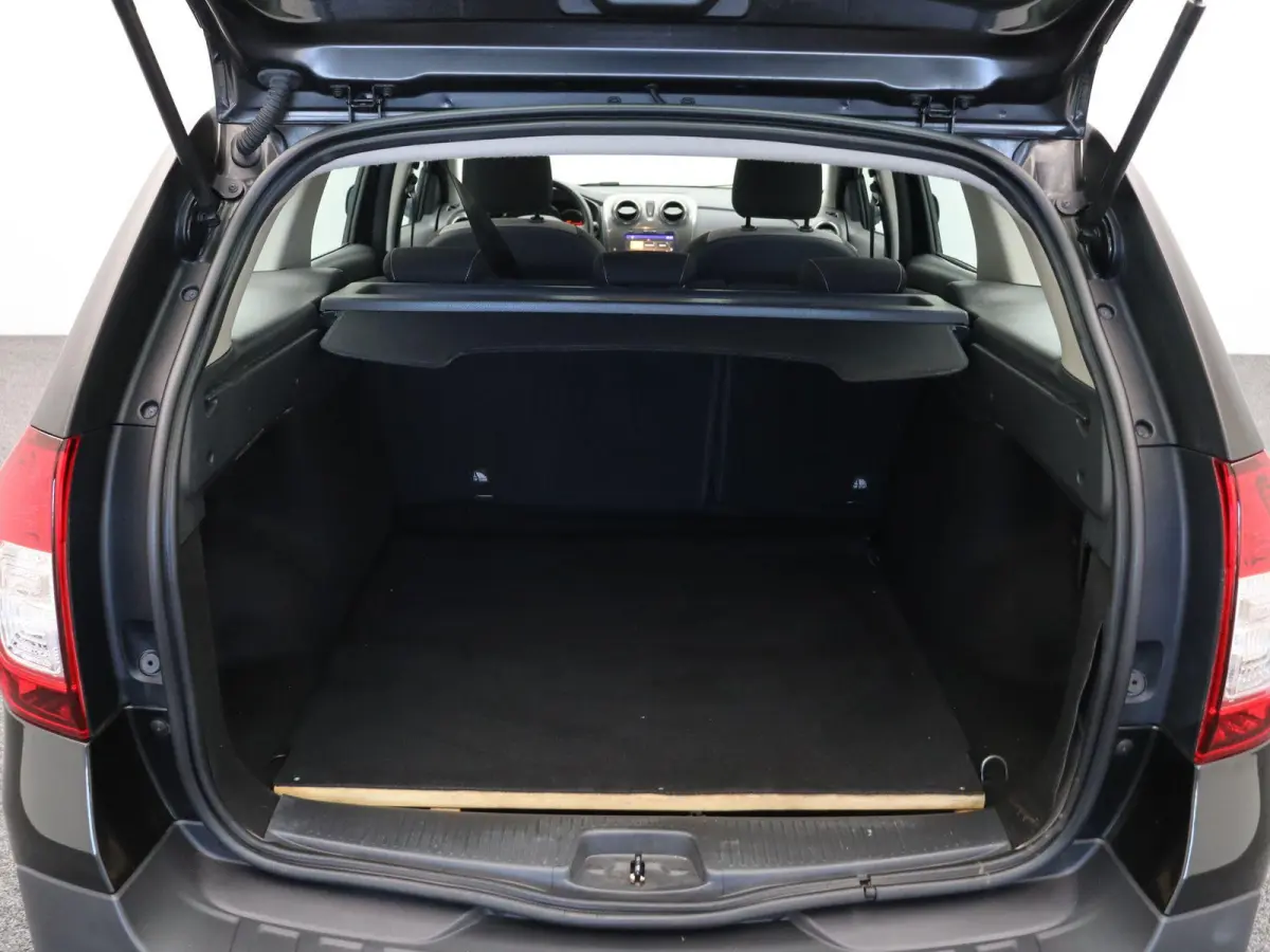 TCe 90pk Stepway | Trekhaak | Parkeersensoren Achter | Navigatie |