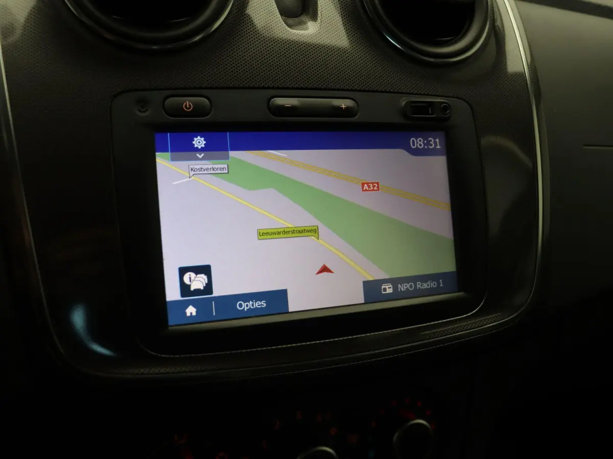 TCe 90pk Stepway | Trekhaak | Parkeersensoren Achter | Navigatie |