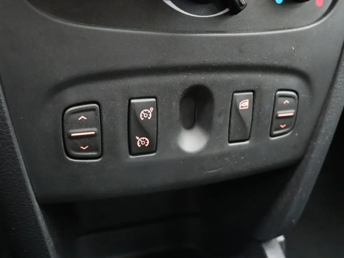 TCe 90pk Stepway | Trekhaak | Parkeersensoren Achter | Navigatie |
