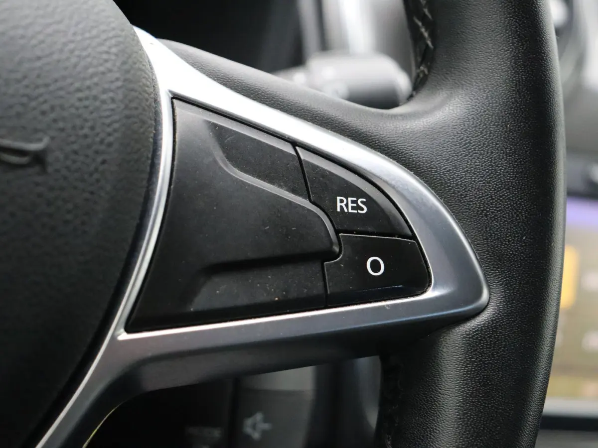 TCe 90pk Stepway | Trekhaak | Parkeersensoren Achter | Navigatie |