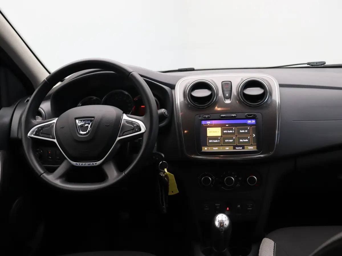 TCe 90pk Stepway | Trekhaak | Parkeersensoren Achter | Navigatie |