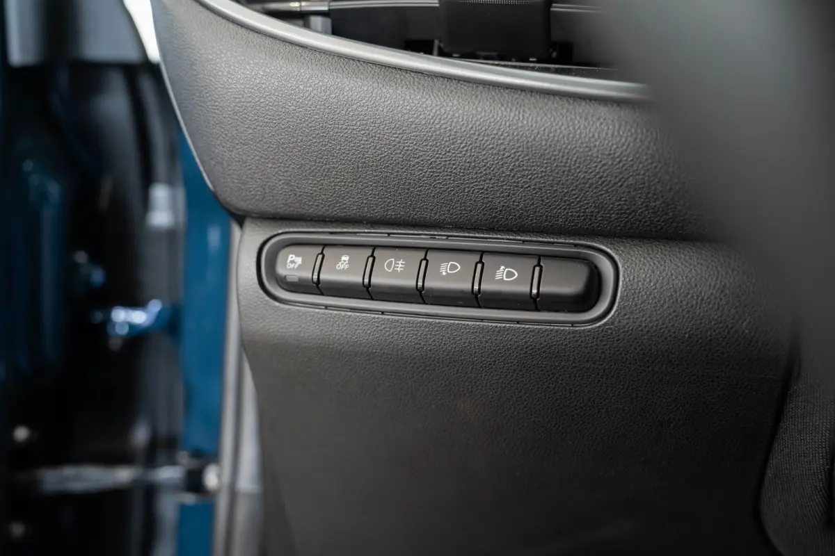 Icon 42 kWh | Camera | Stoelverwarming | Parkeersensoren | Apple Carplay & Android Auto | Climate Controle |