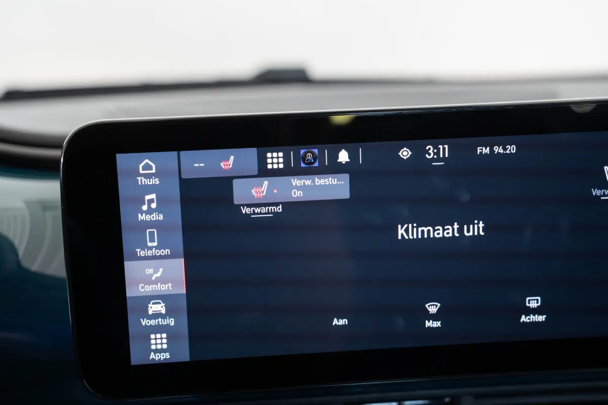 Icon 42 kWh | Camera | Stoelverwarming | Parkeersensoren | Apple Carplay & Android Auto | Climate Controle |