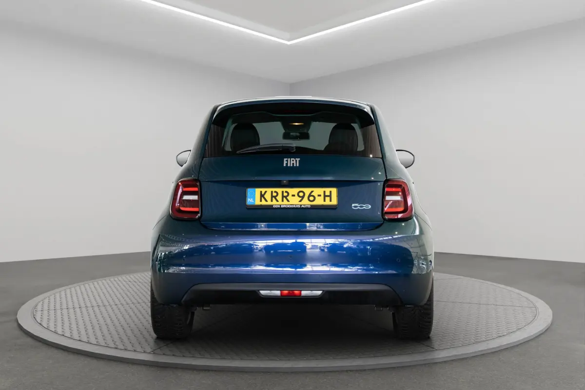 Icon 42 kWh | Camera | Stoelverwarming | Parkeersensoren | Apple Carplay & Android Auto | Climate Controle |