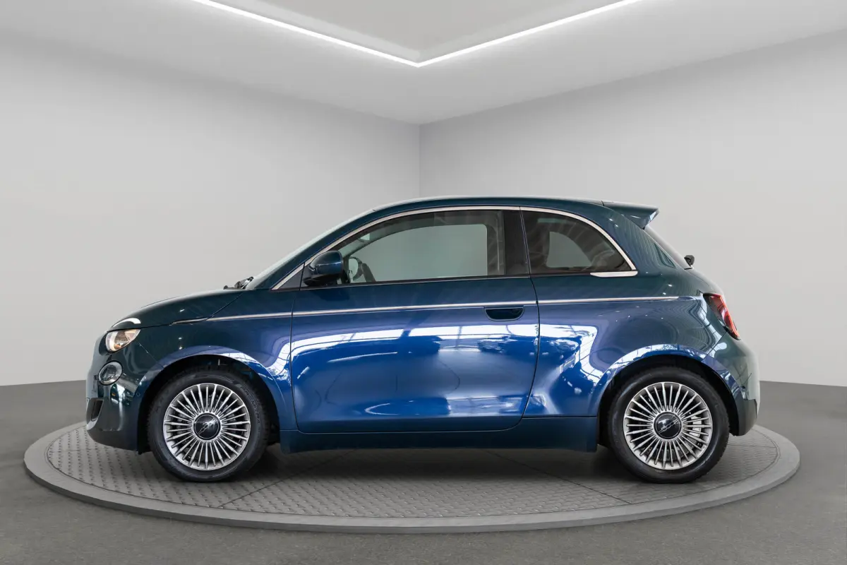 Icon 42 kWh | Camera | Stoelverwarming | Parkeersensoren | Apple Carplay & Android Auto | Climate Controle |
