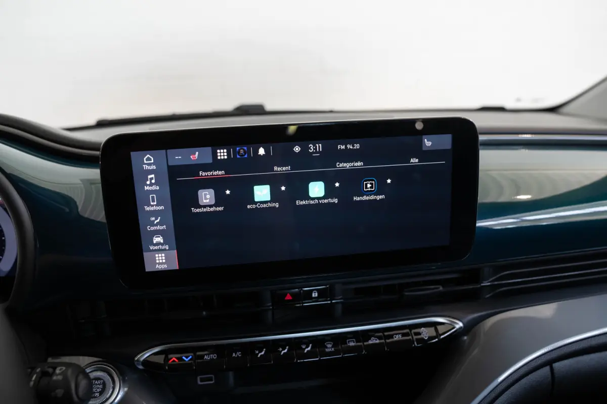 Icon 42 kWh | Camera | Stoelverwarming | Parkeersensoren | Apple Carplay & Android Auto | Climate Controle |