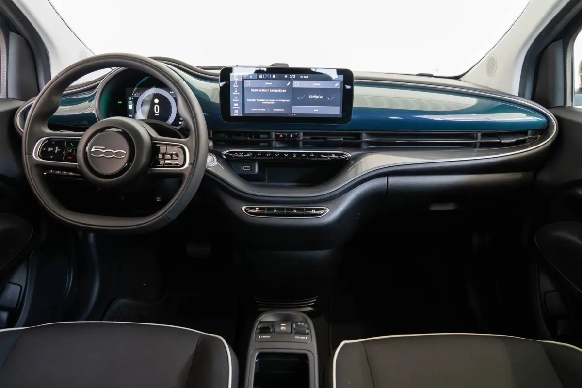 Icon 42 kWh | Camera | Stoelverwarming | Parkeersensoren | Apple Carplay & Android Auto | Climate Controle |