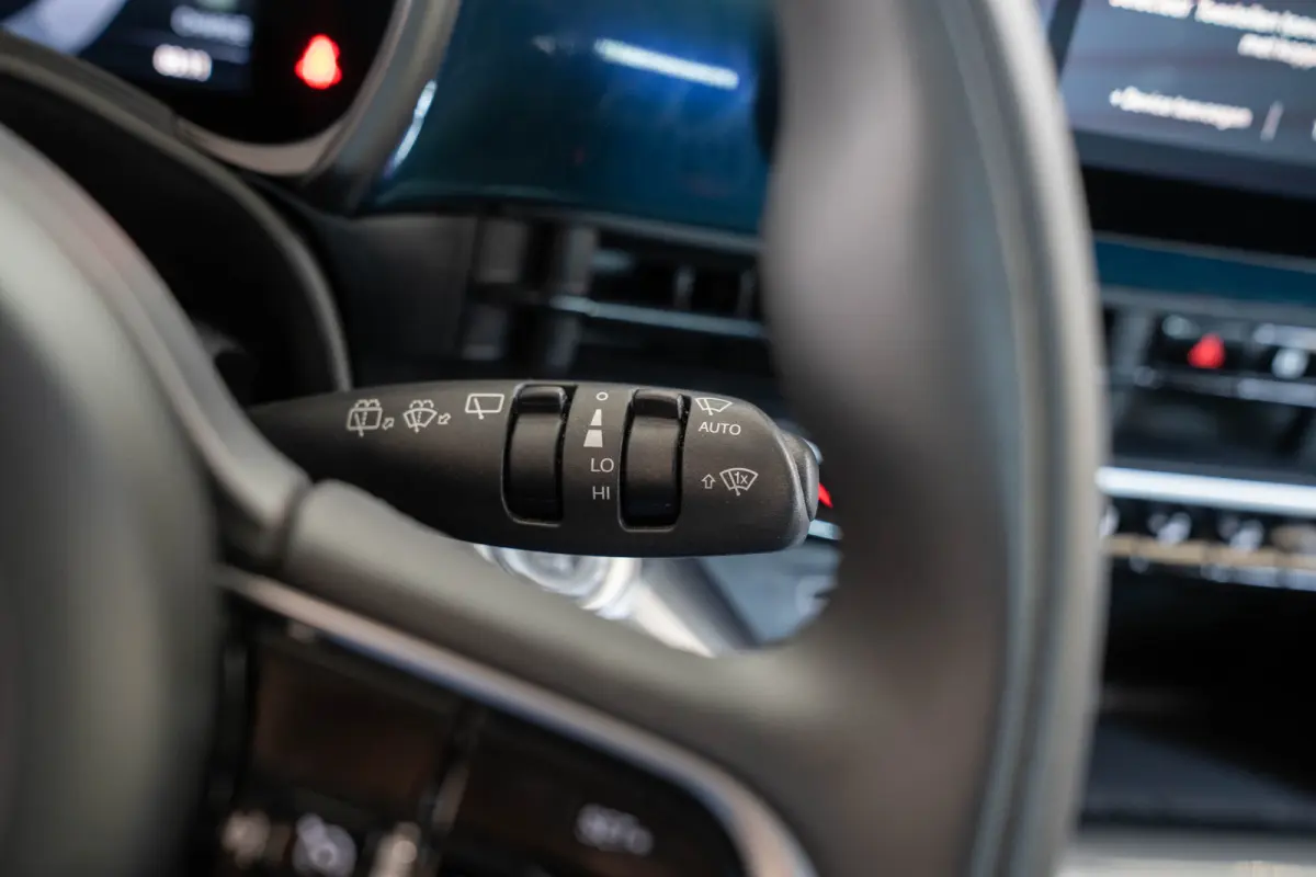 Icon 42 kWh | Camera | Stoelverwarming | Parkeersensoren | Apple Carplay & Android Auto | Climate Controle |