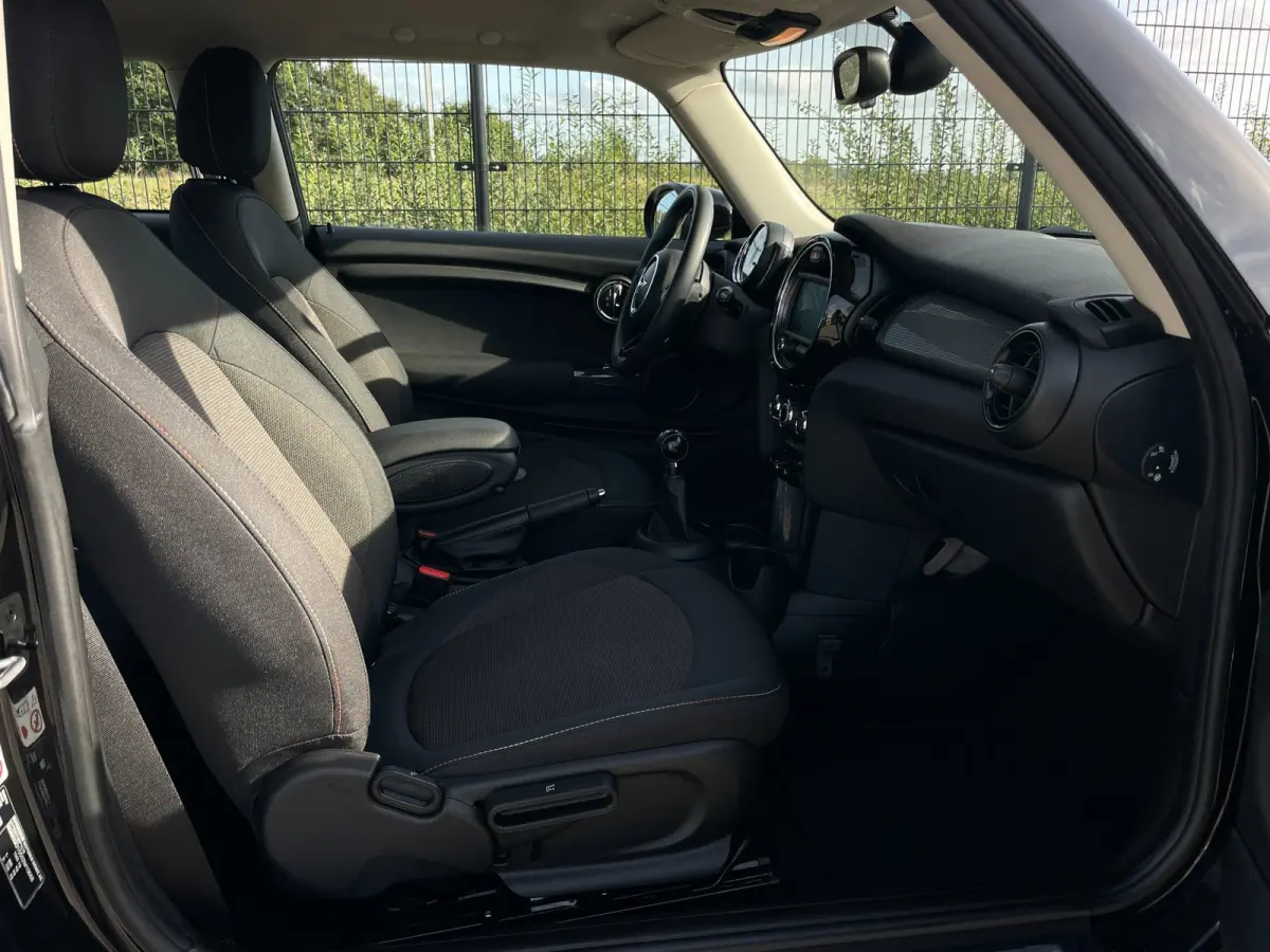 1.5 Cooper | NAVI | Bluetooth | Airco | Cruise Control |