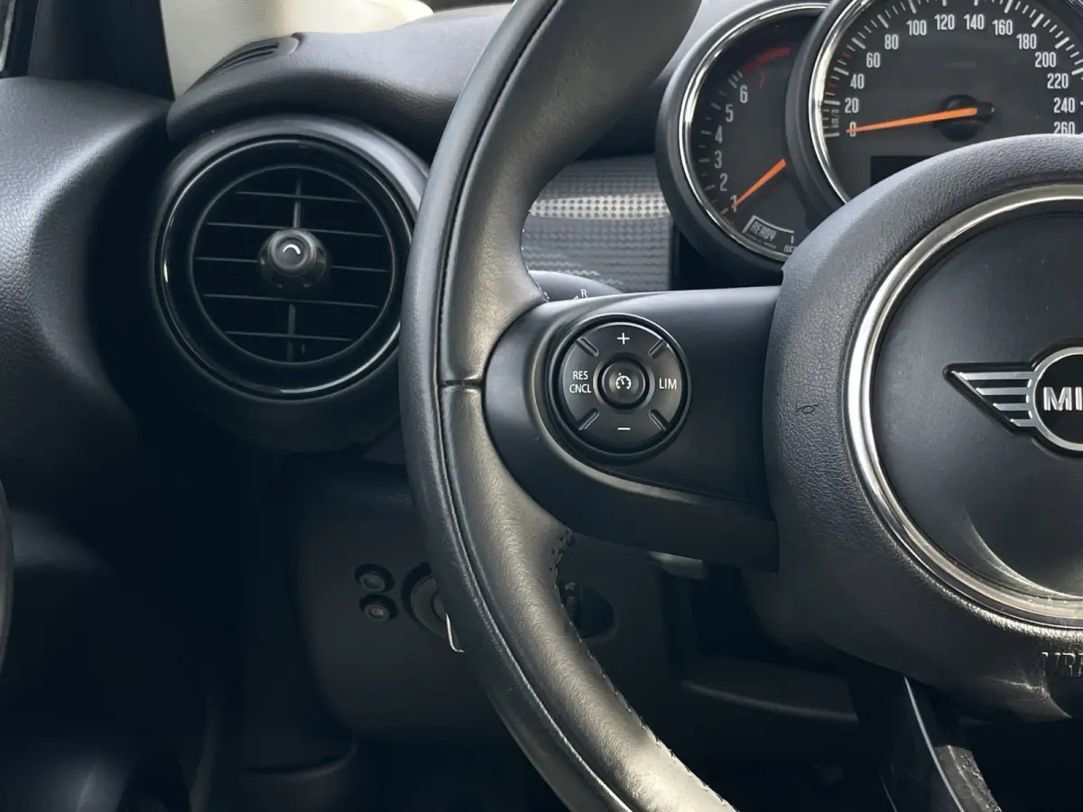 1.5 Cooper | NAVI | Bluetooth | Airco | Cruise Control |