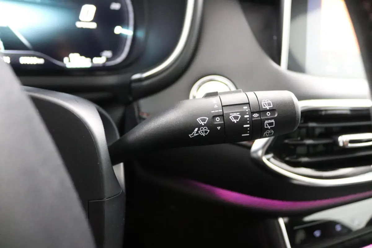 1.5 TGDI Luxury zwart, mooie wagen!