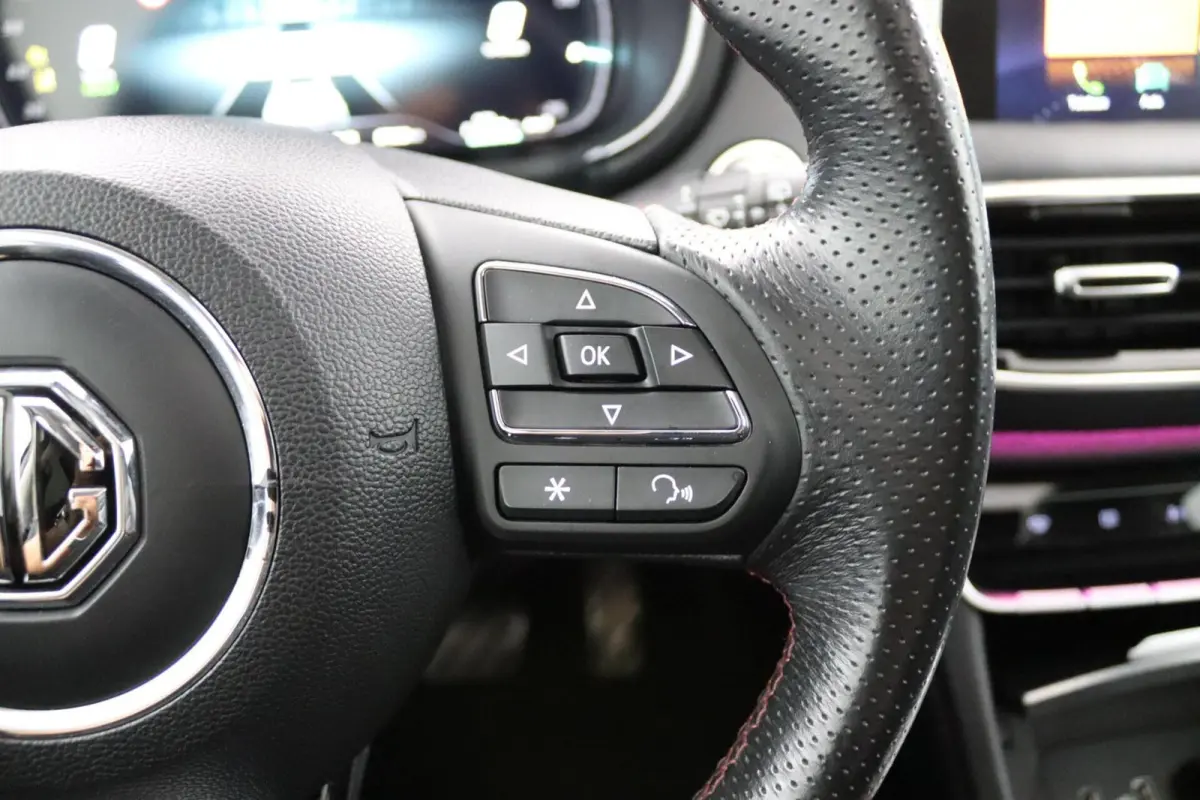 1.5 TGDI Luxury zwart, mooie wagen!