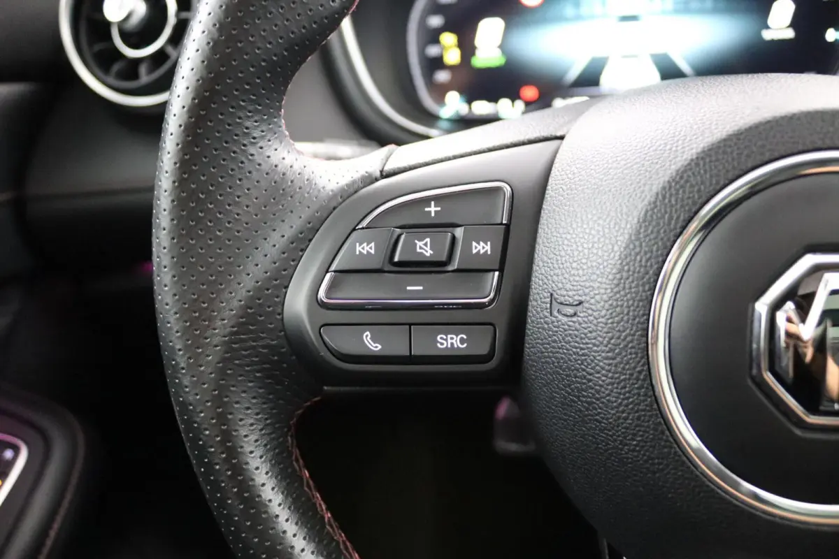 1.5 TGDI Luxury zwart, mooie wagen!