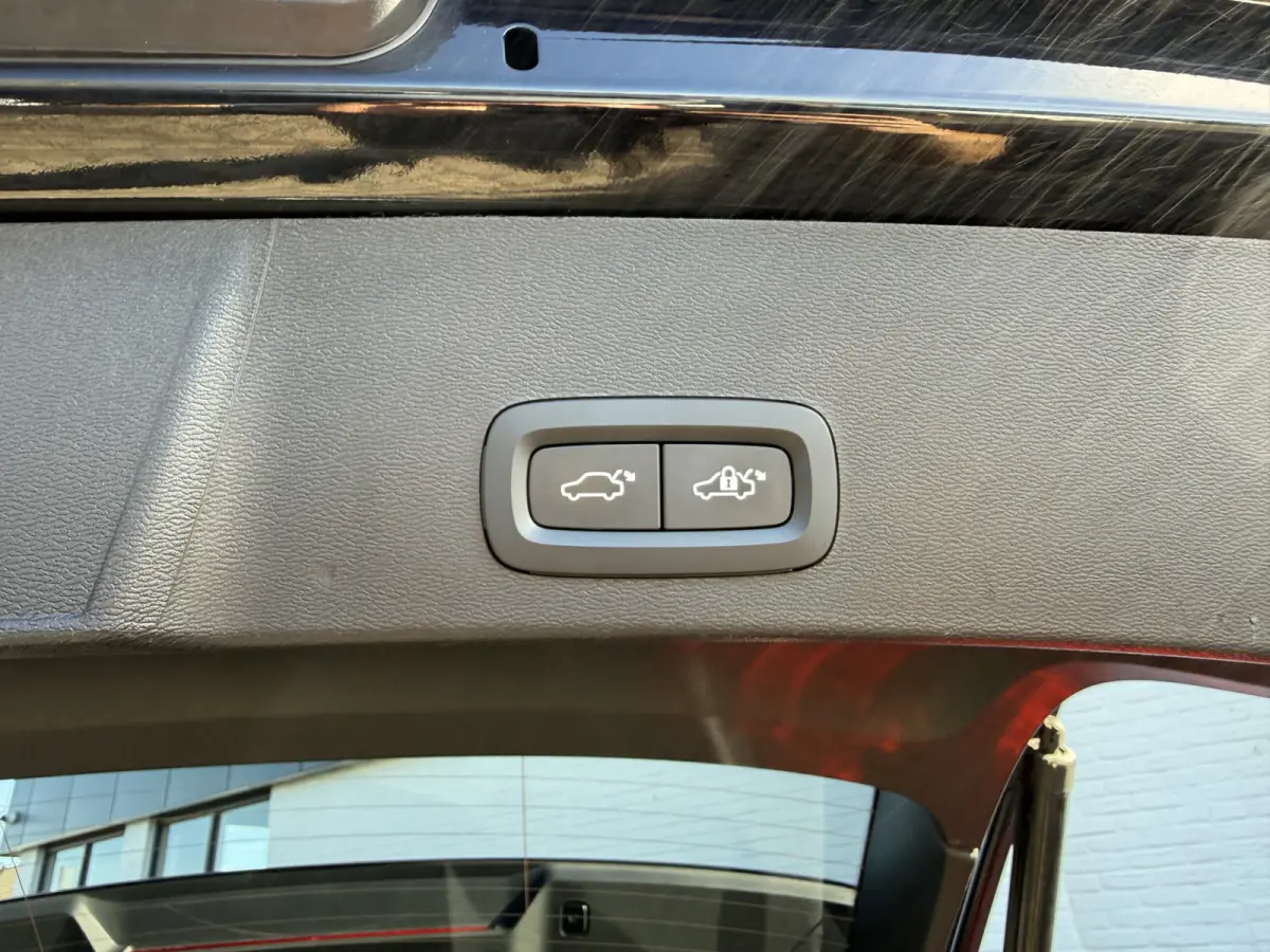 1.5 T4 Plug-in hybrid Ultimate Dark | Pano | Memory | H/K Audio | 19 inch