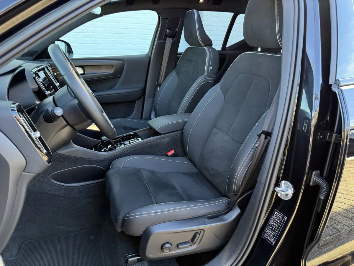 1.5 T4 Plug-in hybrid Ultimate Dark | Pano | Memory | H/K Audio | 19 inch