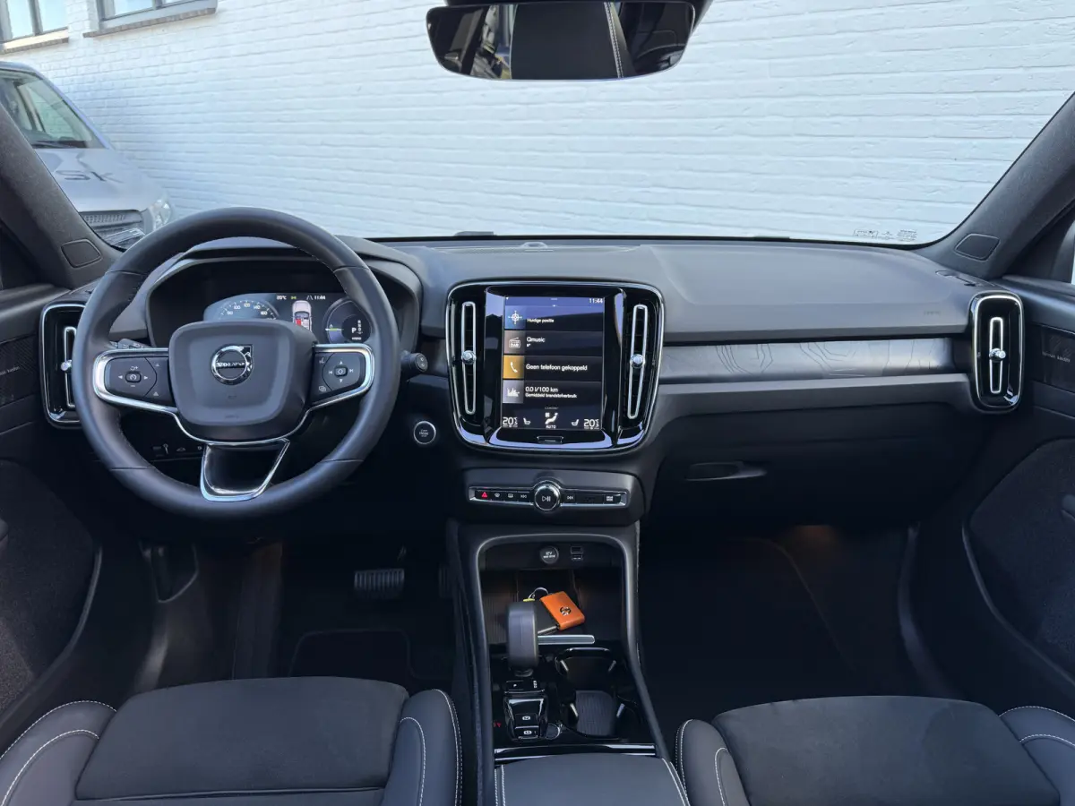 1.5 T4 Plug-in hybrid Ultimate Dark | Pano | Memory | H/K Audio | 19 inch