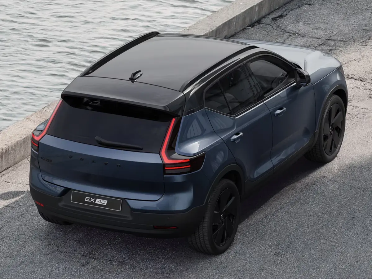 P5 Long Range Plus Europa Black ED. 82 kWh | Parkeercamera | Harman Kardon | Stoel- en stuurverwarming