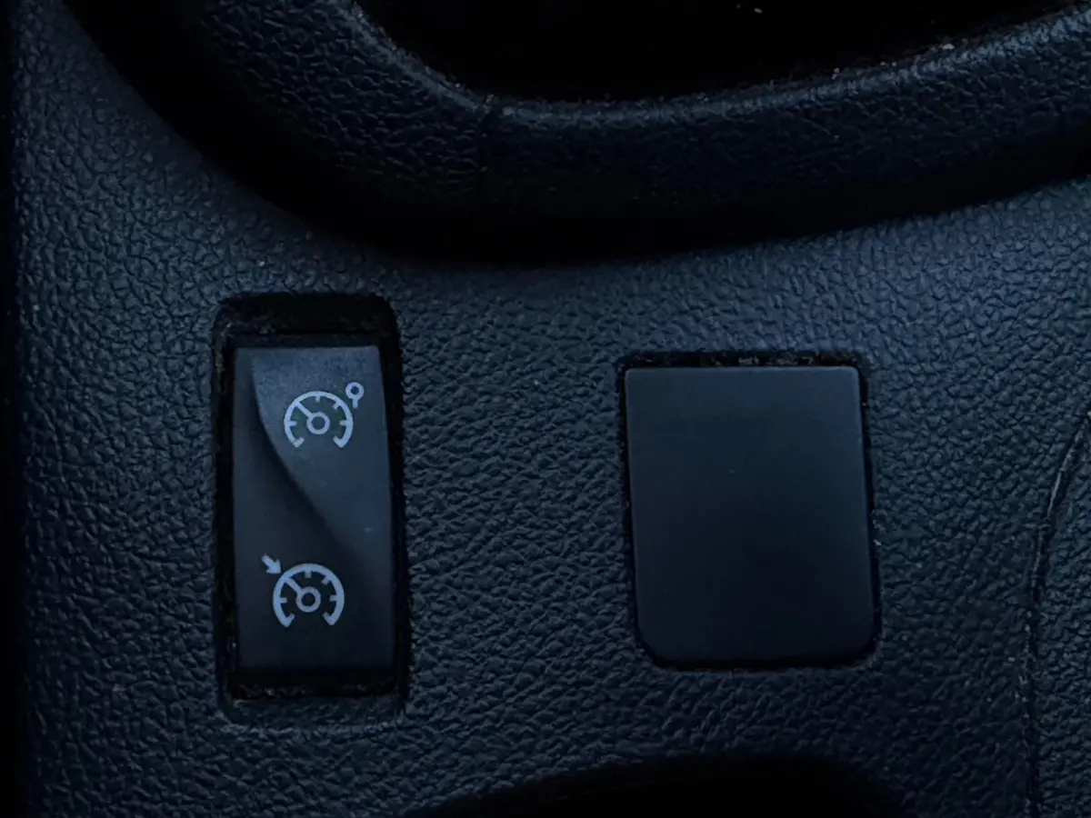 1.2 TCe Intens Automaat/Carplay/Navi/Airco
