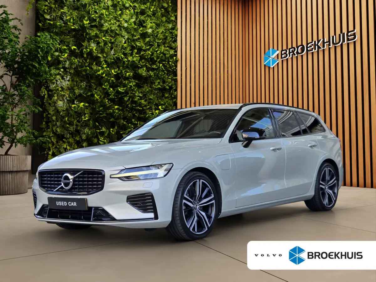 T6 Recharge AWD R-Design | Camera | Adaptive Cruise | Winter Pack | CarPlay | Harman/Kardon