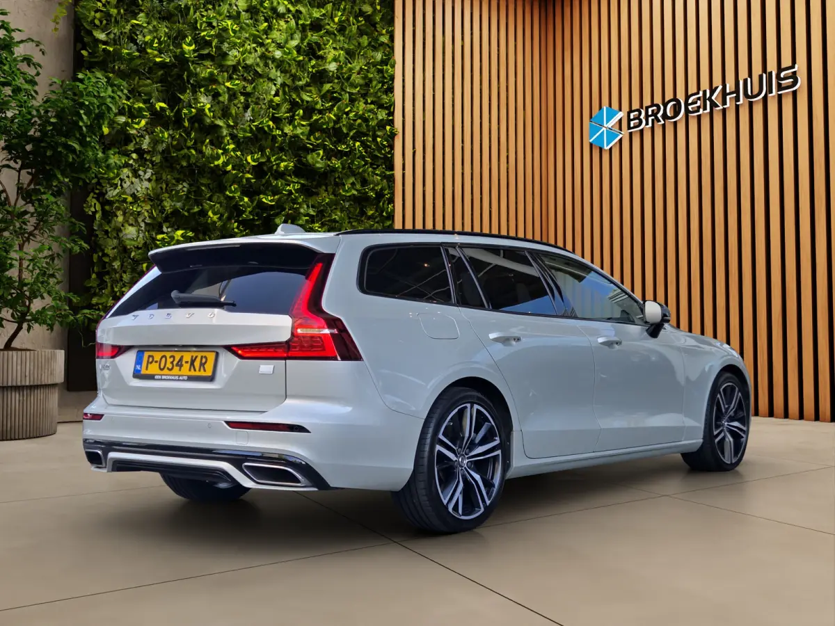 T6 Recharge AWD R-Design | Camera | Adaptive Cruise | Winter Pack | CarPlay | Harman/Kardon