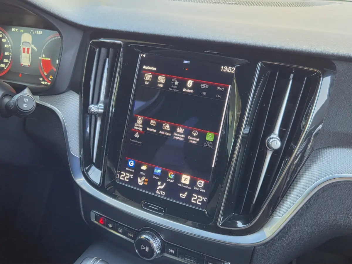 T6 Recharge AWD R-Design | Camera | Adaptive Cruise | Winter Pack | CarPlay | Harman/Kardon