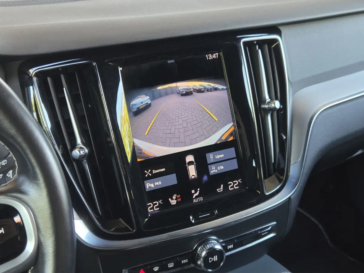 T6 Recharge AWD R-Design | Camera | Adaptive Cruise | Winter Pack | CarPlay | Harman/Kardon