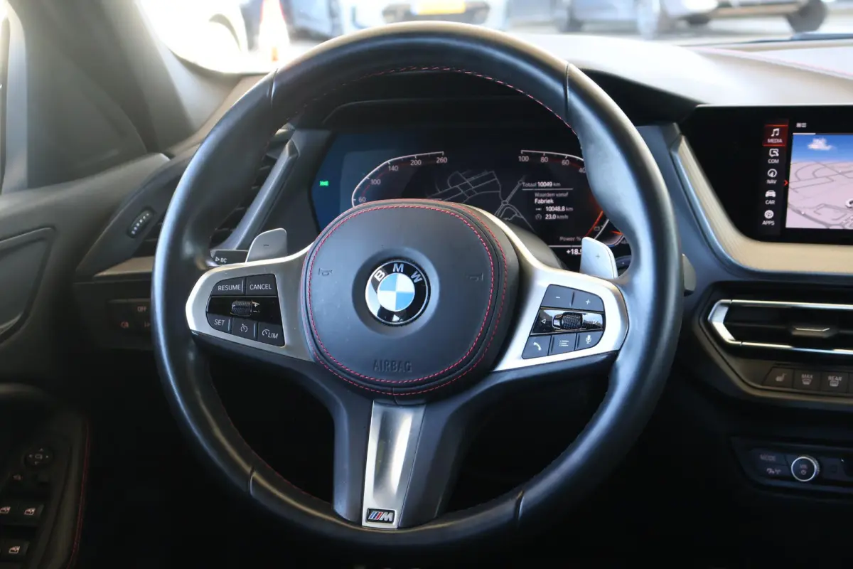 128ti High Executive Edition | M Sport | Panoramadak | Voorstoelen Verwarmd | Parking Pack