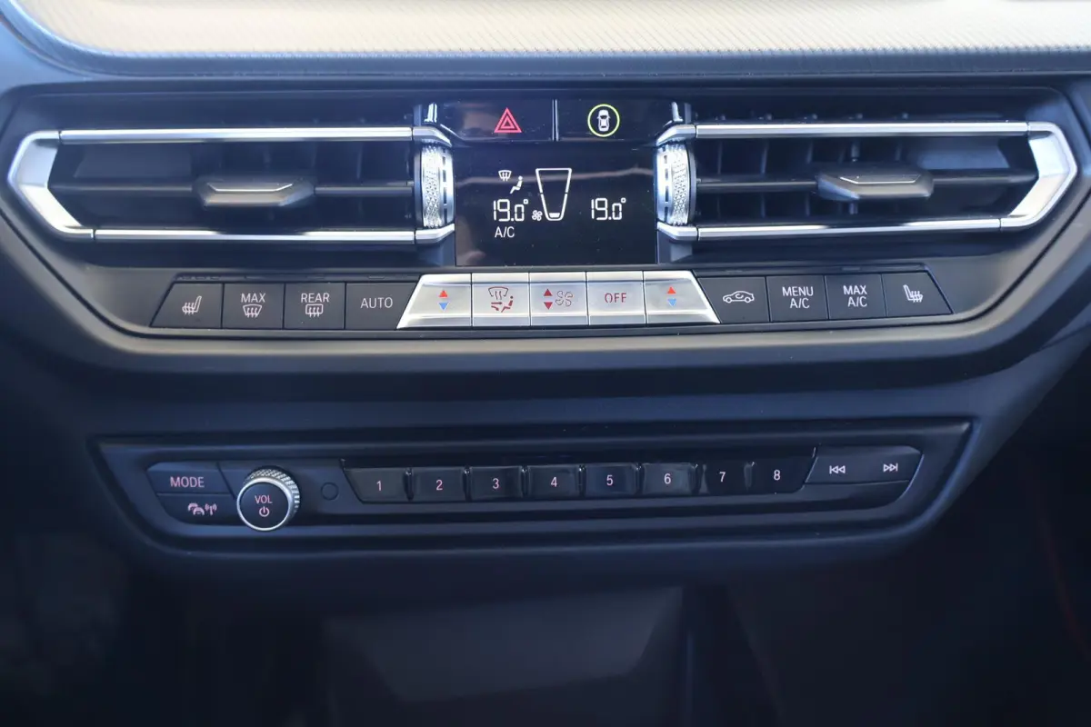 128ti High Executive Edition | M Sport | Panoramadak | Voorstoelen Verwarmd | Parking Pack
