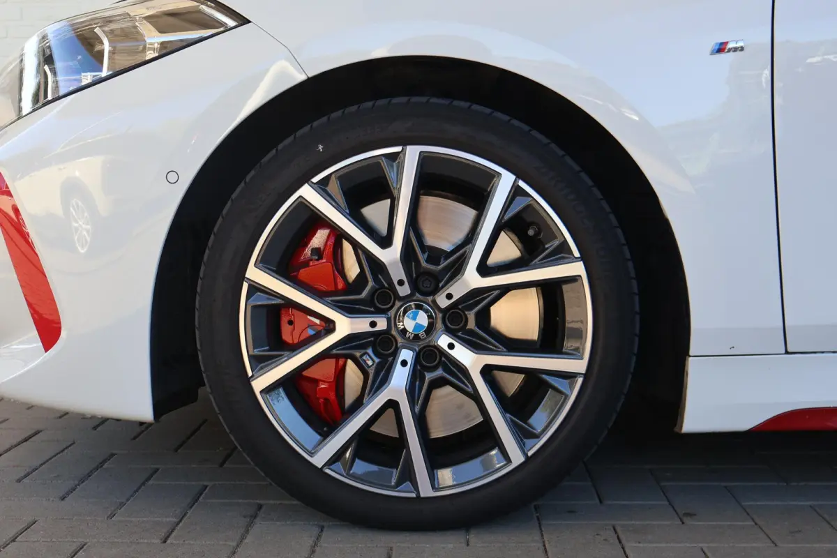 128ti High Executive Edition | M Sport | Panoramadak | Voorstoelen Verwarmd | Parking Pack